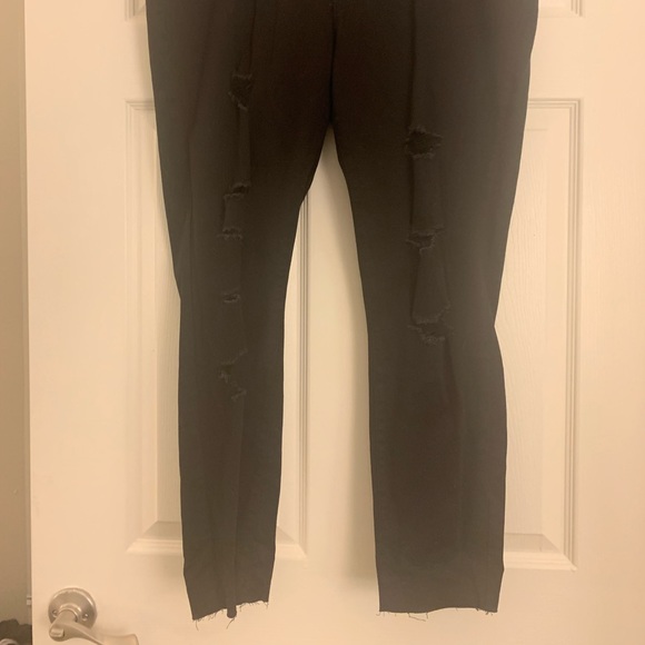 Black Old Navy Rockstar jeans - Picture 5 of 6